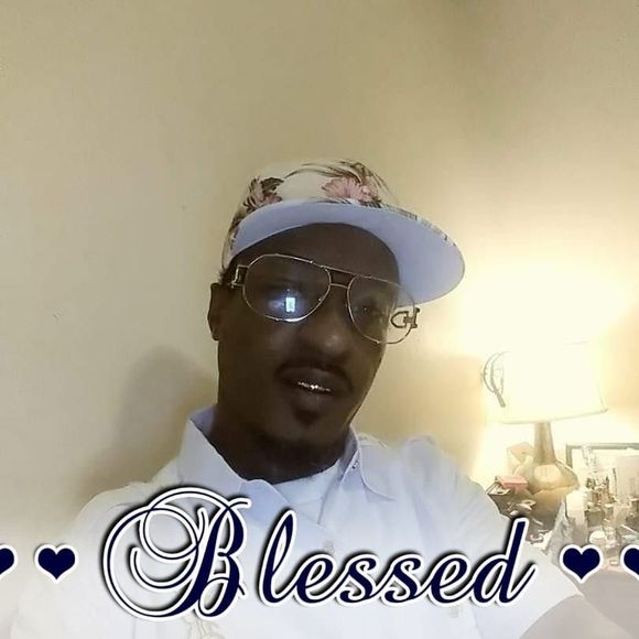 Meet your Posher, Carlos - Picture 1 of 1